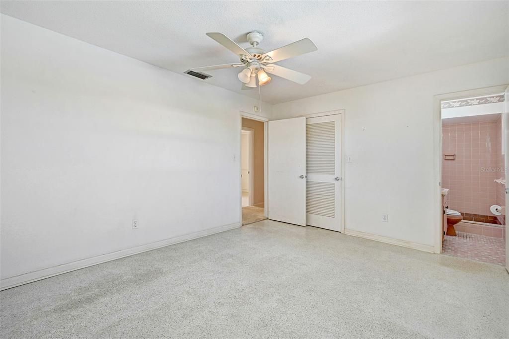 En Venta: $899,000 (3 camas, 2 baños, 1856 Pies cuadrados)