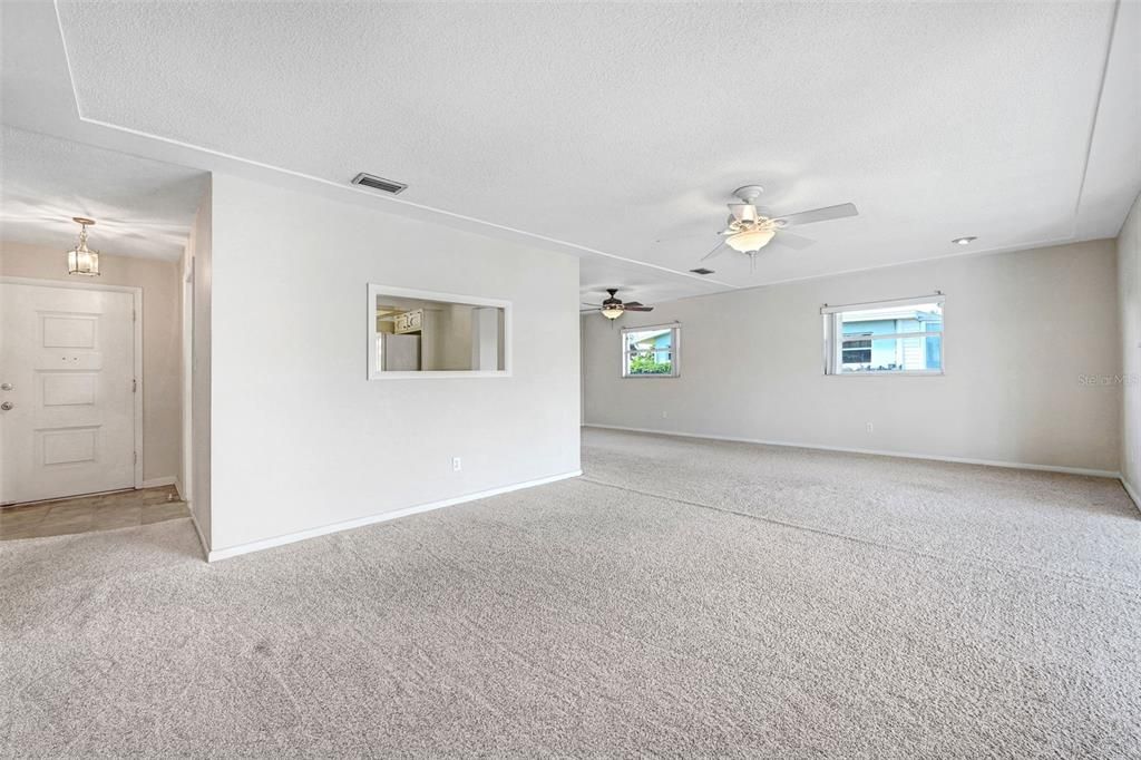 En Venta: $899,000 (3 camas, 2 baños, 1856 Pies cuadrados)