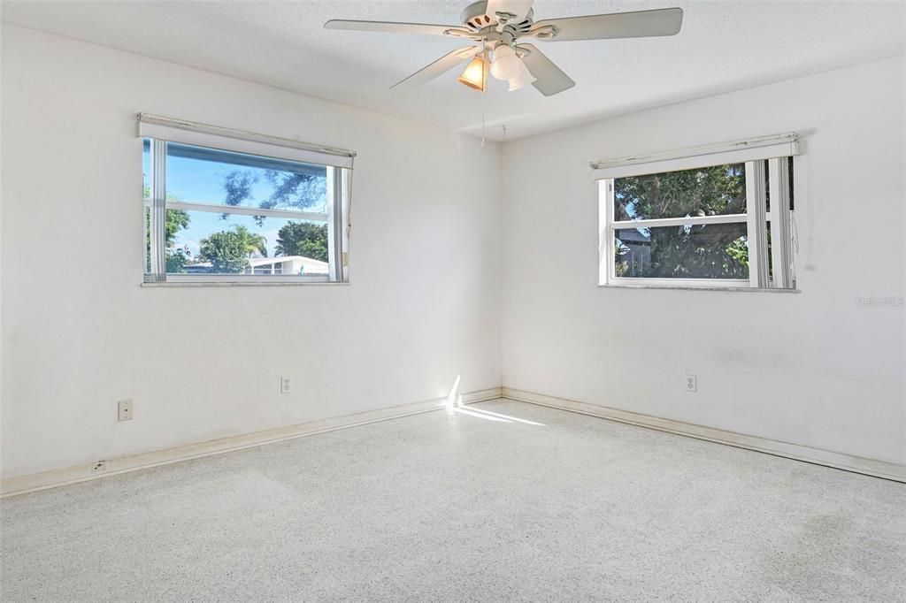 En Venta: $899,000 (3 camas, 2 baños, 1856 Pies cuadrados)