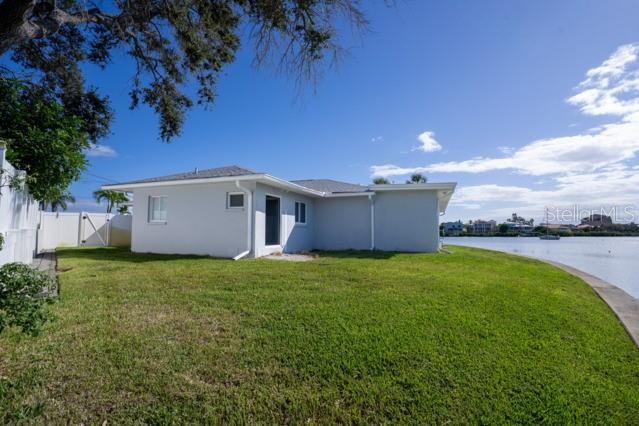 For Sale: $1,270,000 (4 beds, 4 baths, 2522 Square Feet)