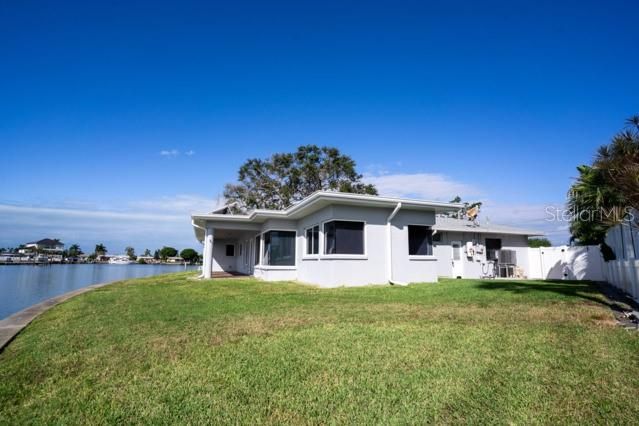 For Sale: $1,270,000 (4 beds, 4 baths, 2522 Square Feet)