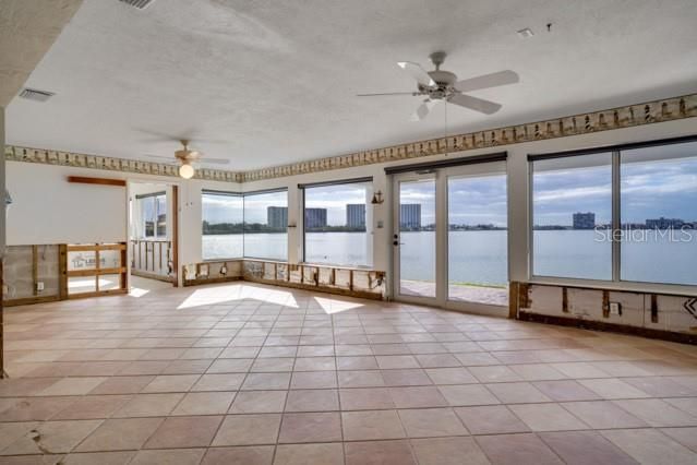 For Sale: $1,270,000 (4 beds, 4 baths, 2522 Square Feet)