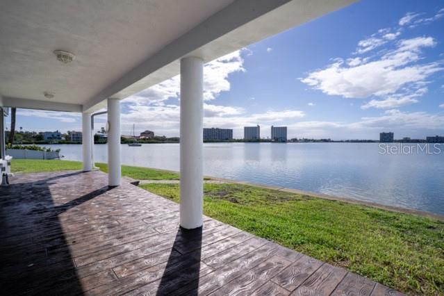 For Sale: $1,270,000 (4 beds, 4 baths, 2522 Square Feet)