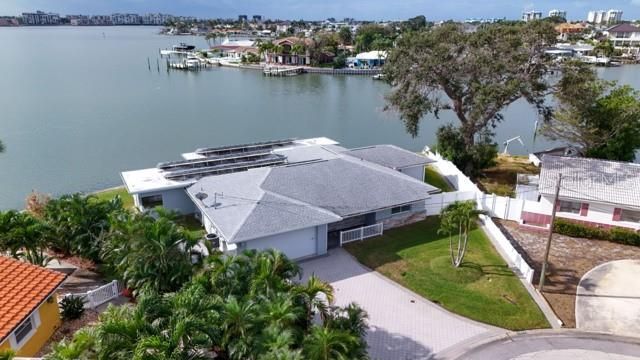 For Sale: $1,270,000 (4 beds, 4 baths, 2522 Square Feet)