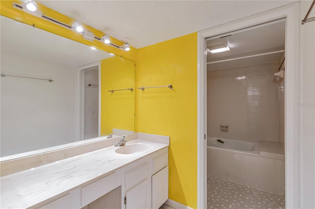 На продажу: $350,000 (2 спален, 2 ванн, 1476 Квадратных фут)