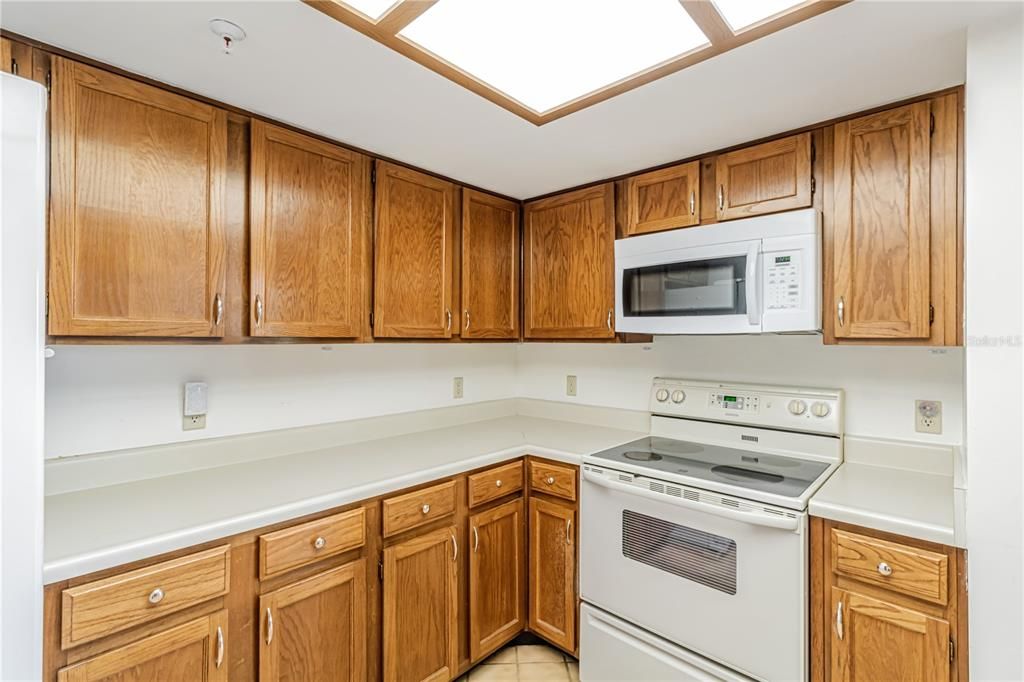 На продажу: $350,000 (2 спален, 2 ванн, 1476 Квадратных фут)