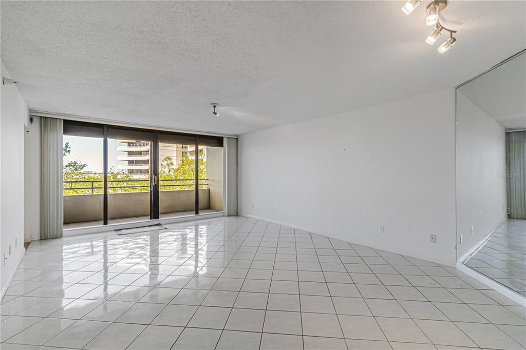 На продажу: $350,000 (2 спален, 2 ванн, 1476 Квадратных фут)