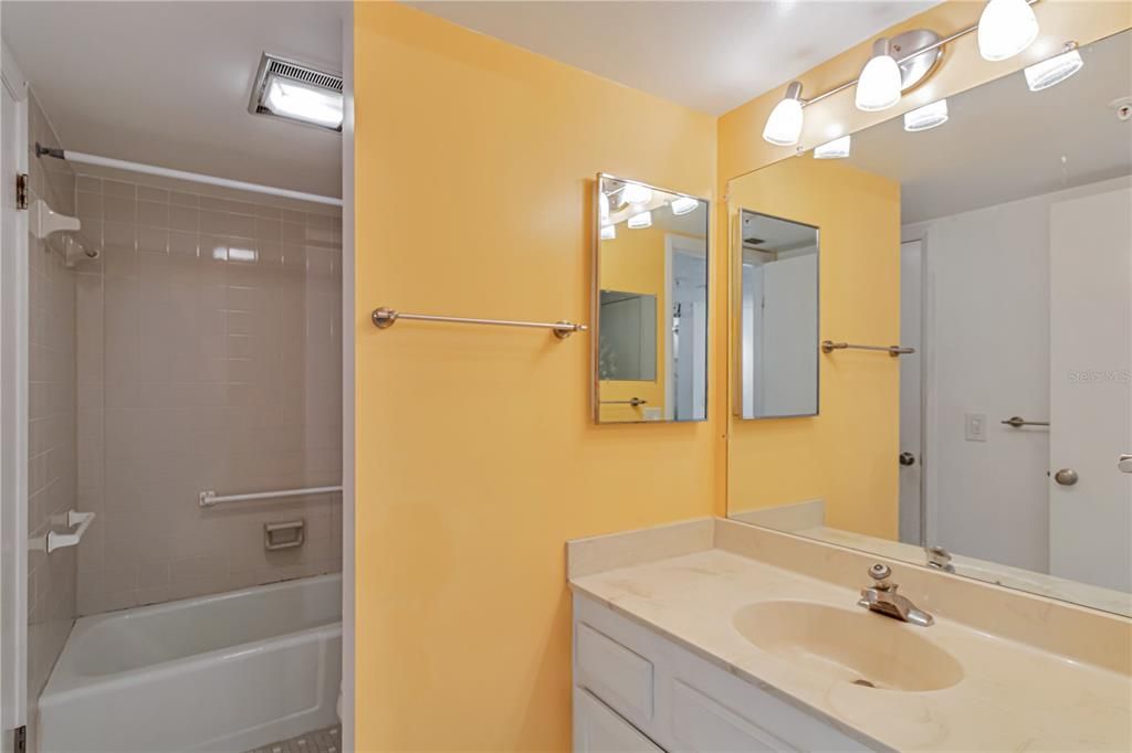 На продажу: $350,000 (2 спален, 2 ванн, 1476 Квадратных фут)