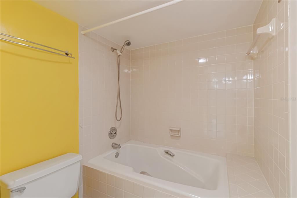 На продажу: $350,000 (2 спален, 2 ванн, 1476 Квадратных фут)