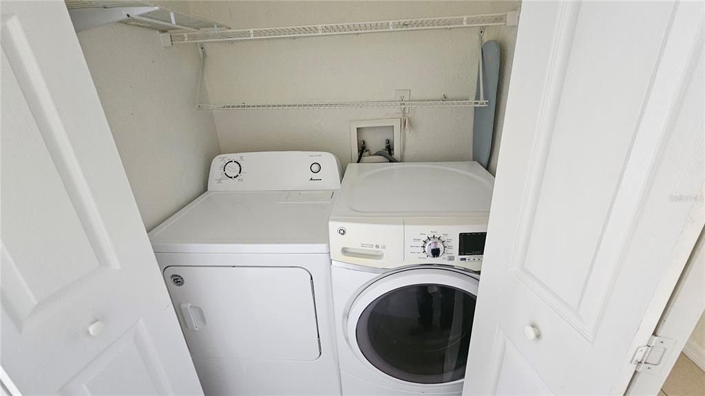 For Rent: $1,800 (2 beds, 2 baths, 1037 Square Feet)