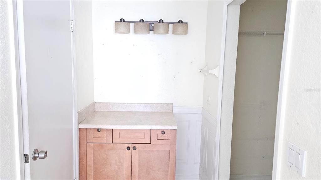 For Rent: $1,800 (2 beds, 2 baths, 1037 Square Feet)