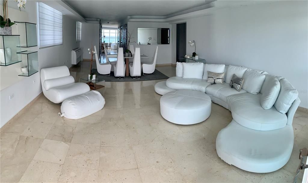 En Renta: $10,000 (3 camas, 2 baños, 2400 Pies cuadrados)