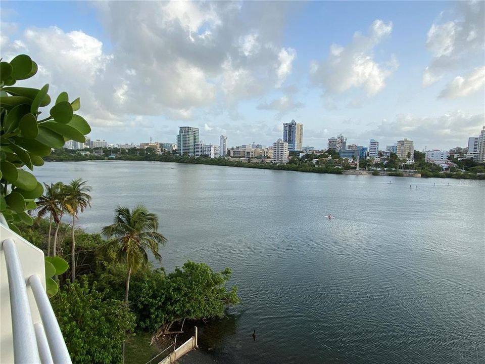 En Renta: $10,000 (3 camas, 2 baños, 2400 Pies cuadrados)