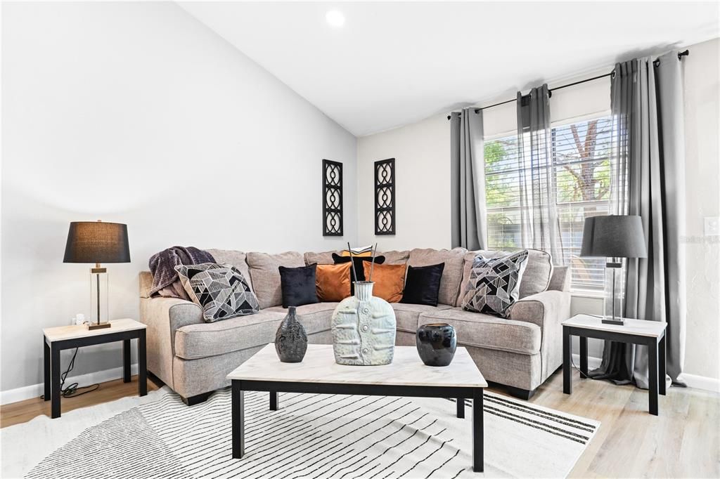 For Rent: $1,995 (3 beds, 2 baths, 1321 Square Feet)