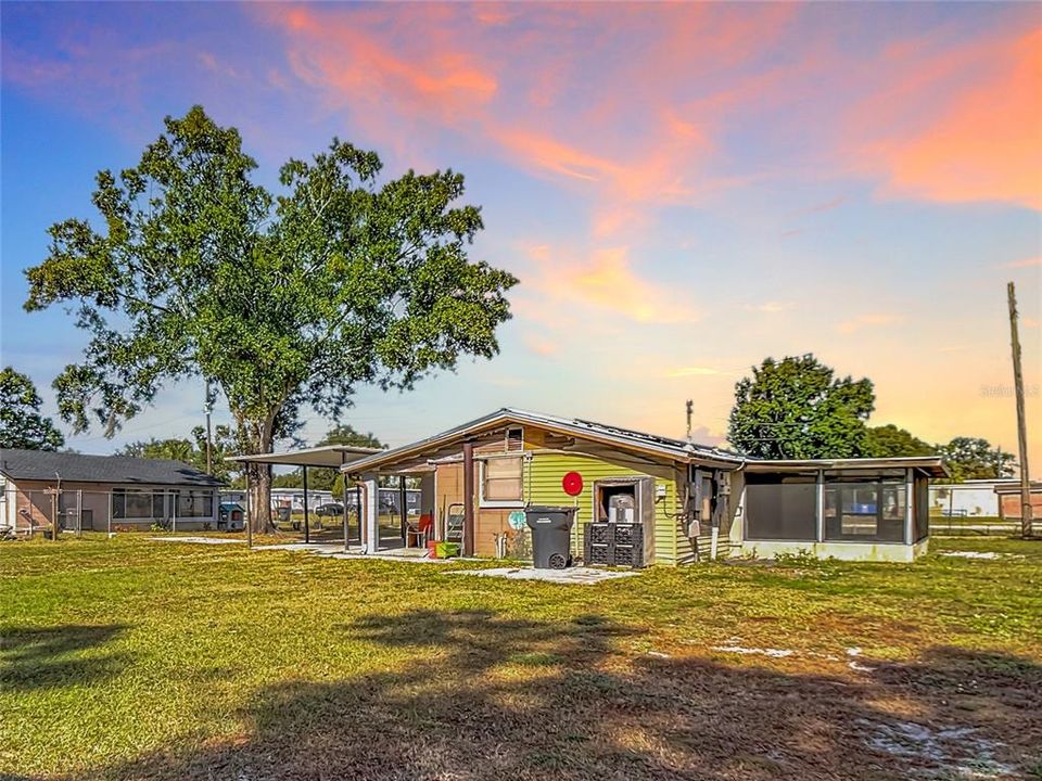 合同活跃: $180,000 (2 贝兹, 1 浴室, 794 平方英尺)