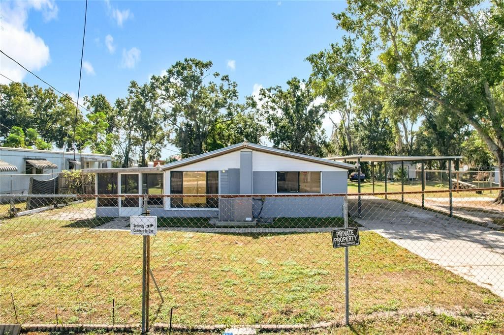 合同活跃: $180,000 (2 贝兹, 1 浴室, 794 平方英尺)