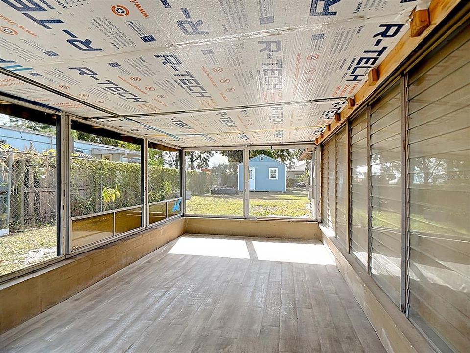 合同活跃: $180,000 (2 贝兹, 1 浴室, 794 平方英尺)