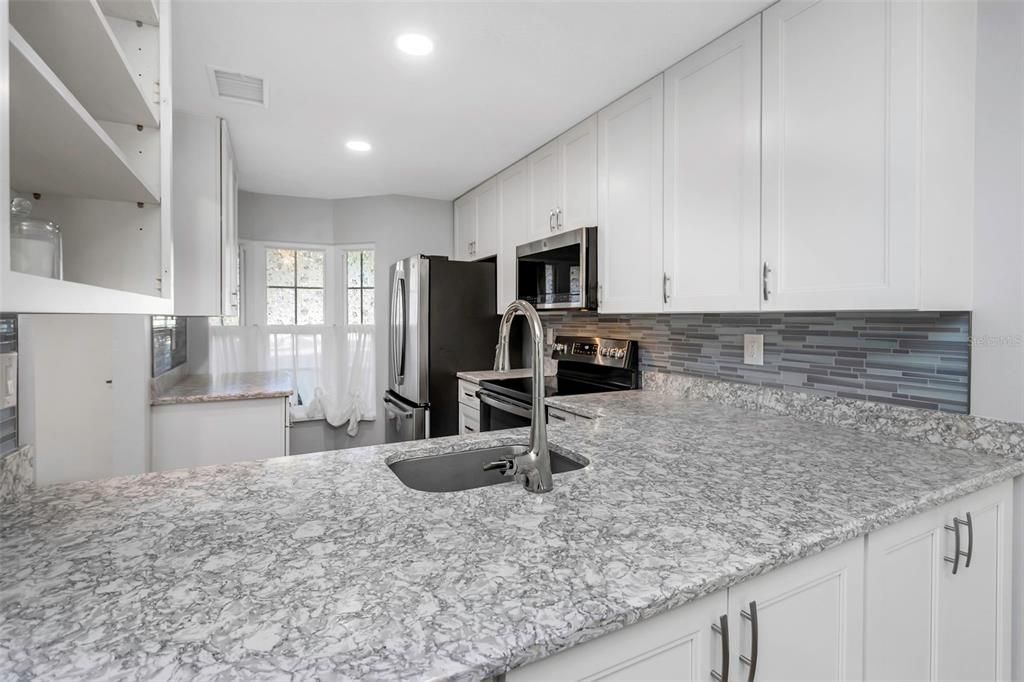 待售: $269,000 (2 贝兹, 2 浴室, 1359 平方英尺)