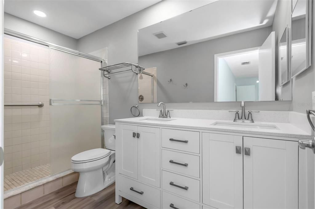 待售: $269,000 (2 贝兹, 2 浴室, 1359 平方英尺)