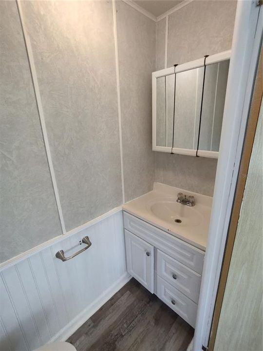 На продажу: $59,900 (2 спален, 1 ванн, 1000 Квадратных фут)