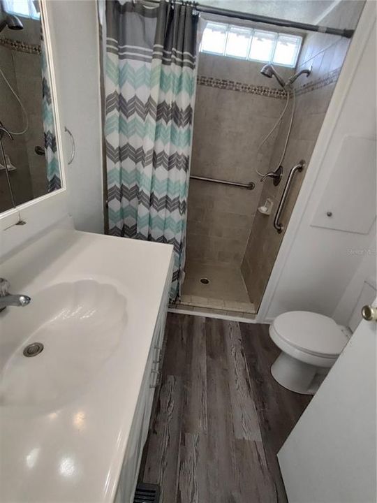 На продажу: $59,900 (2 спален, 1 ванн, 1000 Квадратных фут)