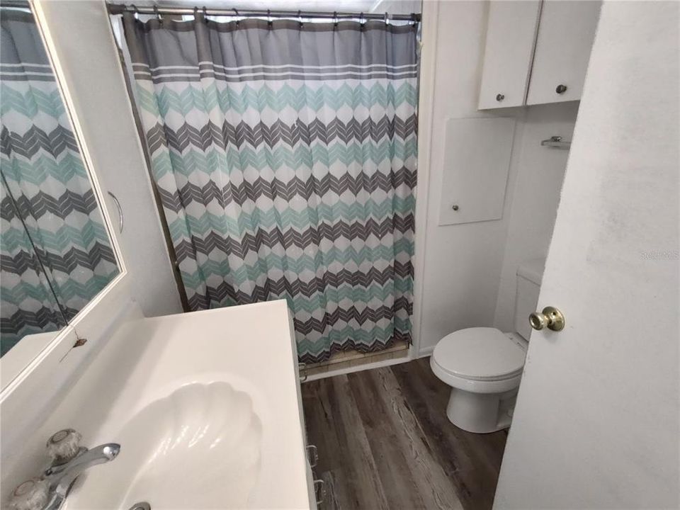 На продажу: $59,900 (2 спален, 1 ванн, 1000 Квадратных фут)