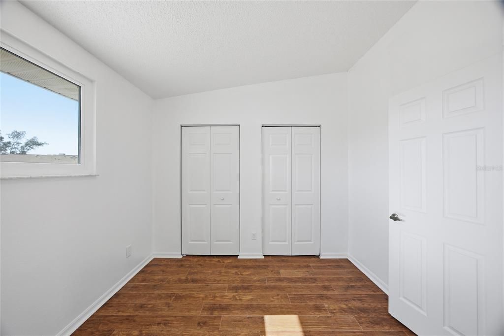 For Sale: $550,000 (3 beds, 2 baths, 1566 Square Feet)