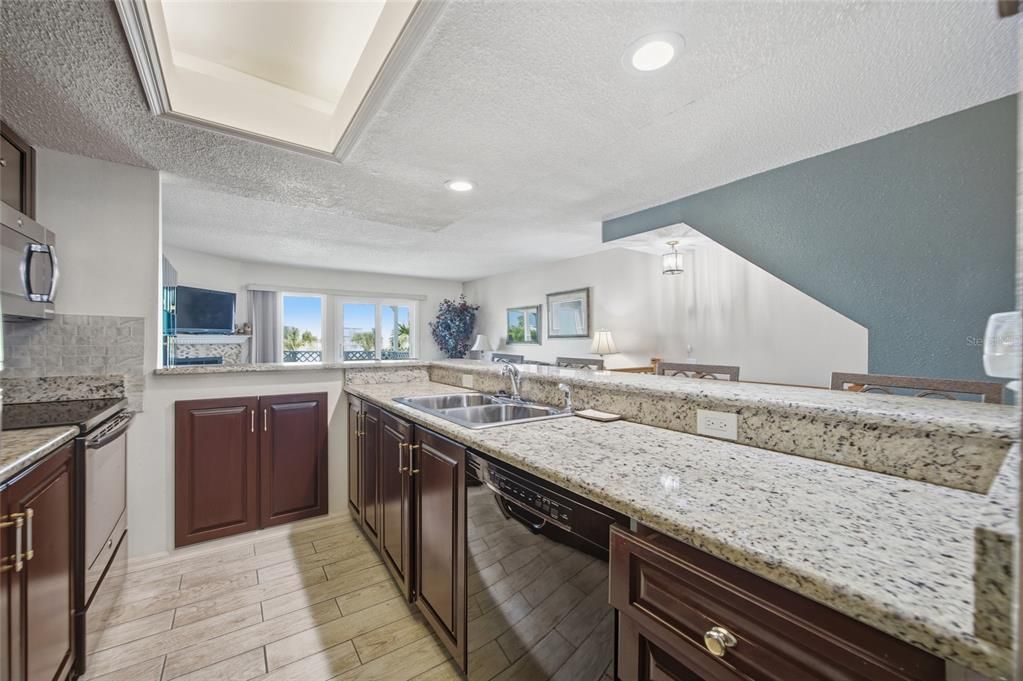 For Sale: $550,000 (3 beds, 2 baths, 1566 Square Feet)