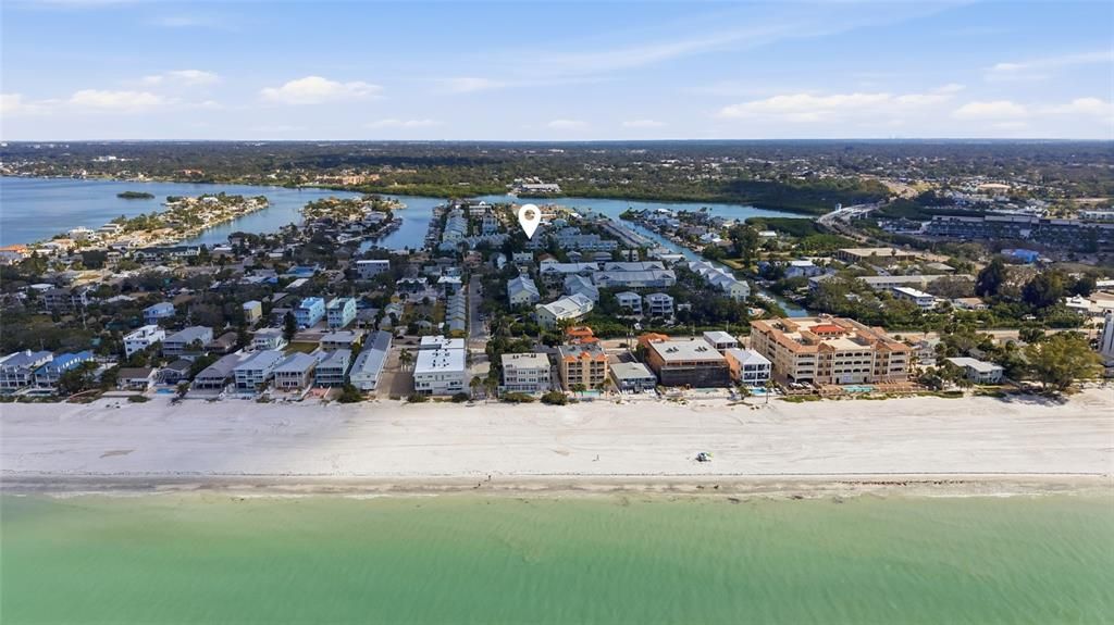 For Sale: $550,000 (3 beds, 2 baths, 1566 Square Feet)