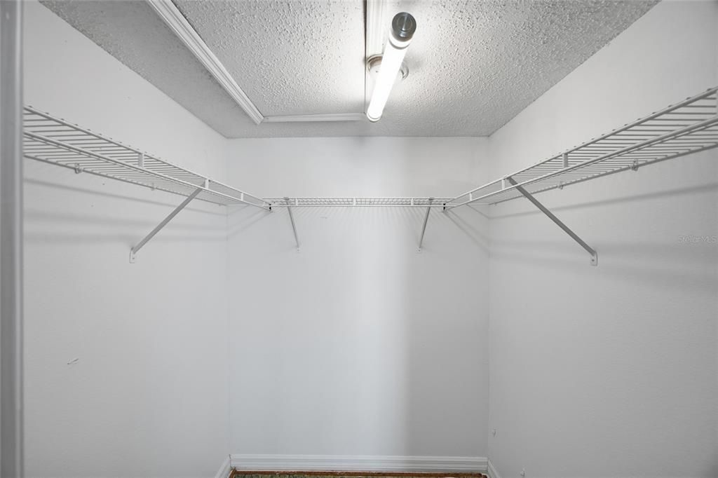 For Sale: $550,000 (3 beds, 2 baths, 1566 Square Feet)