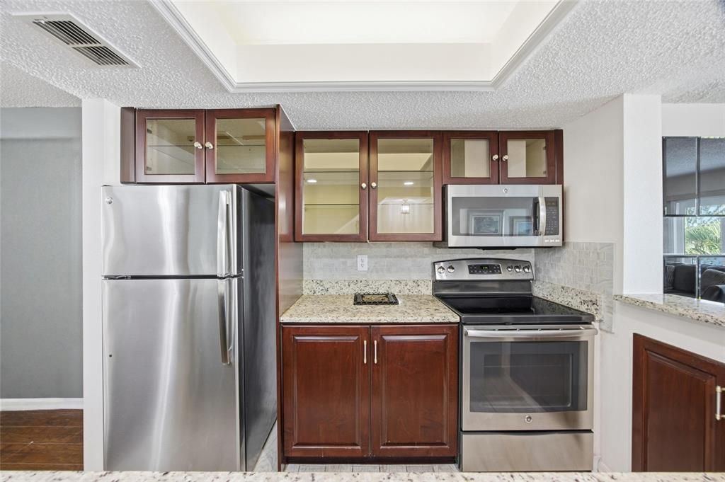 For Sale: $550,000 (3 beds, 2 baths, 1566 Square Feet)