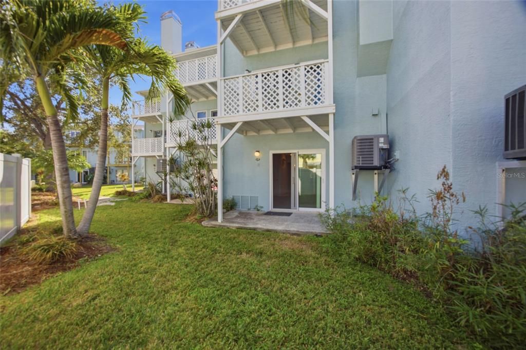 For Sale: $550,000 (3 beds, 2 baths, 1566 Square Feet)