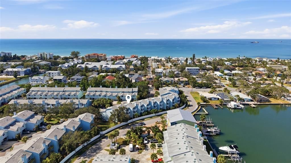 For Sale: $550,000 (3 beds, 2 baths, 1566 Square Feet)