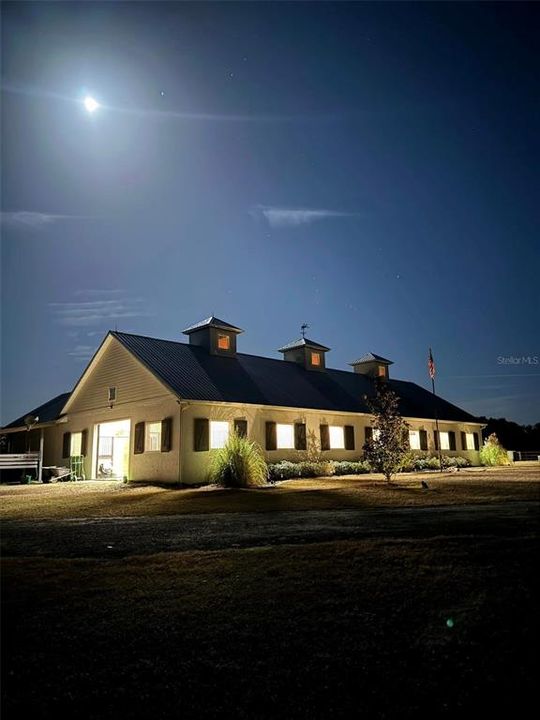 For Sale: $2,499,000 (2 beds, 2 baths, 2400 Square Feet)