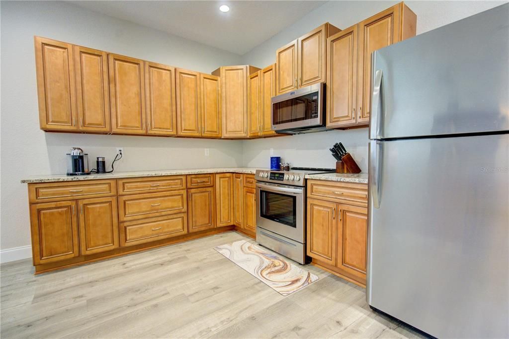 待售: $2,499,000 (2 贝兹, 2 浴室, 2400 平方英尺)