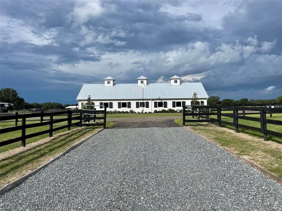 For Sale: $2,499,000 (2 beds, 2 baths, 2400 Square Feet)