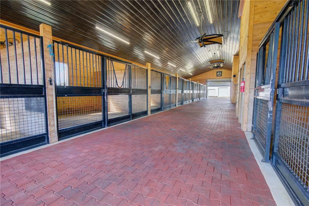 待售: $2,499,000 (2 贝兹, 2 浴室, 2400 平方英尺)