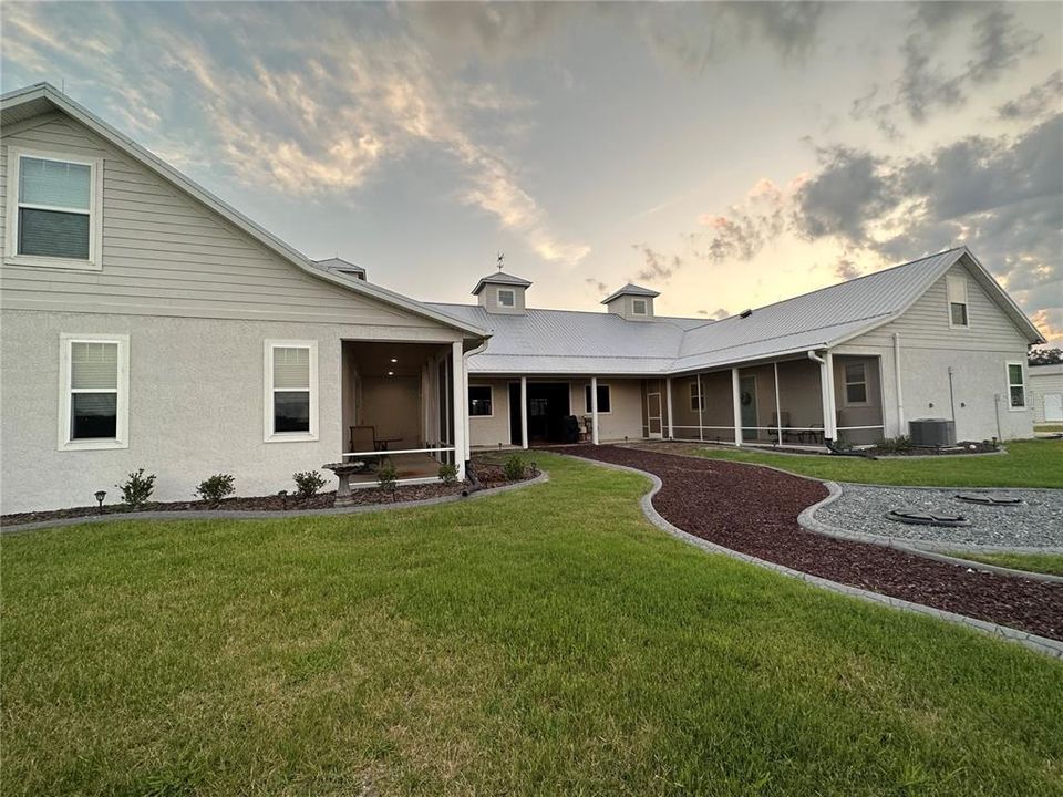 For Sale: $2,499,000 (2 beds, 2 baths, 2400 Square Feet)