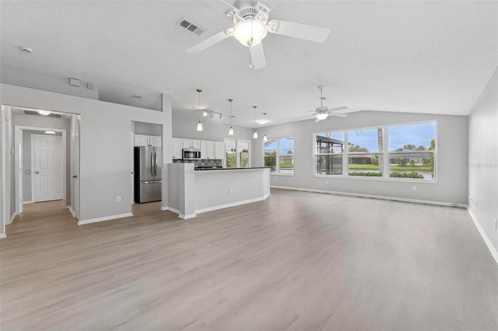 Active With Contract: $379,999 (3 beds, 2 baths, 1836 Square Feet)