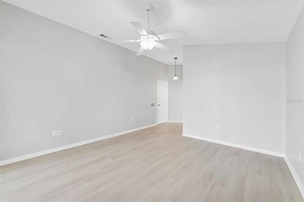 Active With Contract: $379,999 (3 beds, 2 baths, 1836 Square Feet)