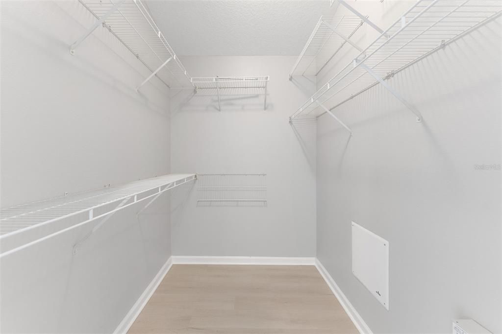 Active With Contract: $379,999 (3 beds, 2 baths, 1836 Square Feet)