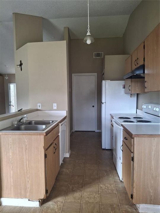 На продажу: $249,900 (3 спален, 2 ванн, 1363 Квадратных фут)