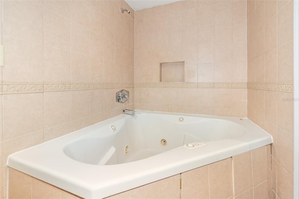 待售: $699,000 (5 贝兹, 3 浴室, 3566 平方英尺)