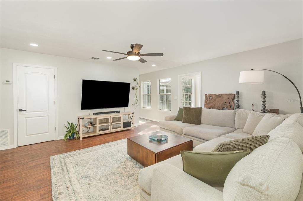 待售: $699,000 (5 贝兹, 3 浴室, 3566 平方英尺)