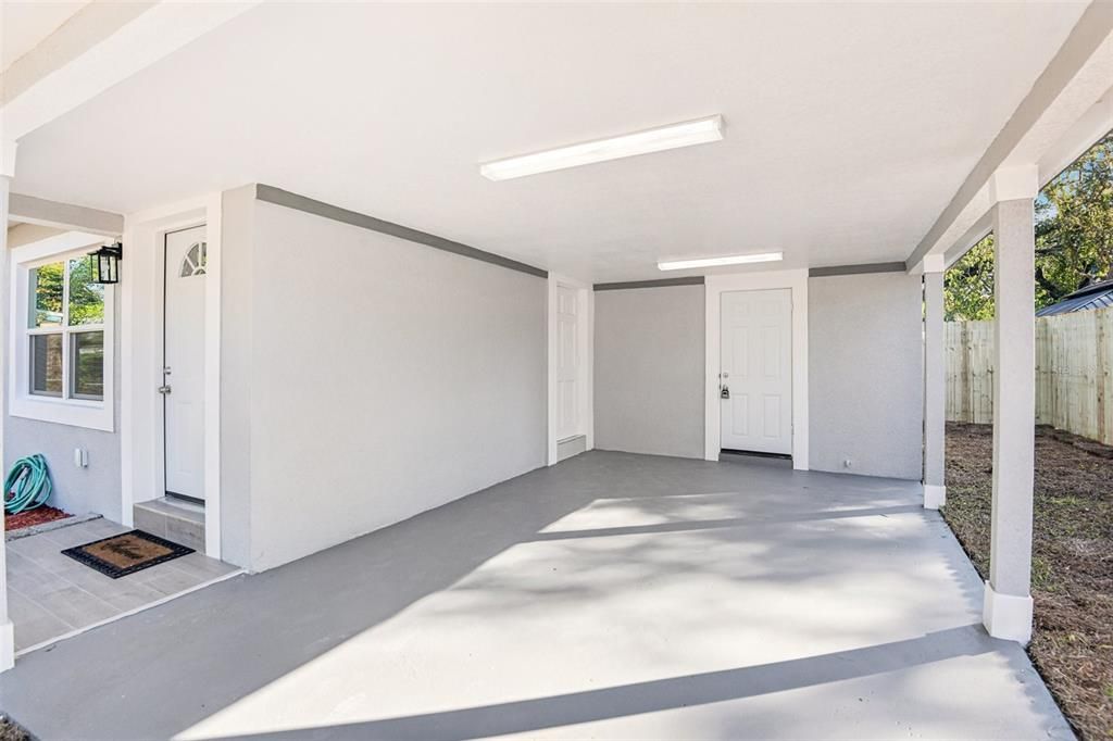 合同活跃: $325,000 (3 贝兹, 2 浴室, 1090 平方英尺)