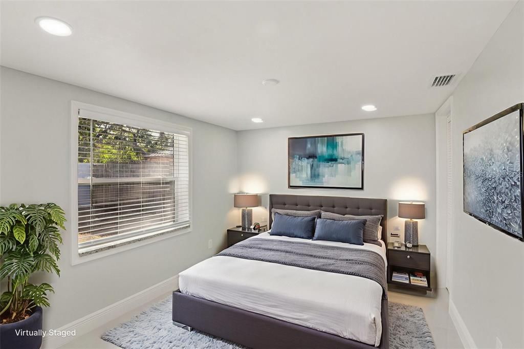 合同活跃: $325,000 (3 贝兹, 2 浴室, 1090 平方英尺)