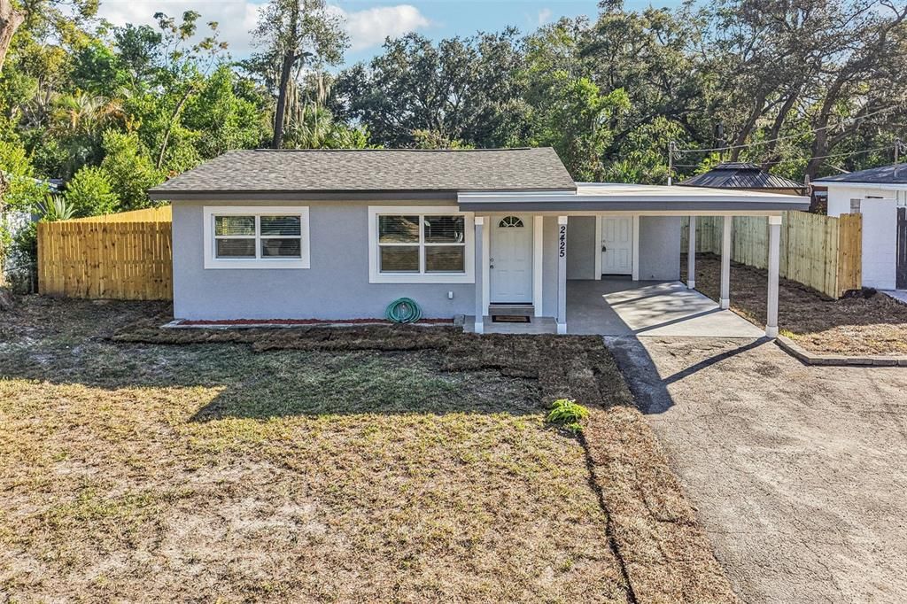 合同活跃: $325,000 (3 贝兹, 2 浴室, 1090 平方英尺)