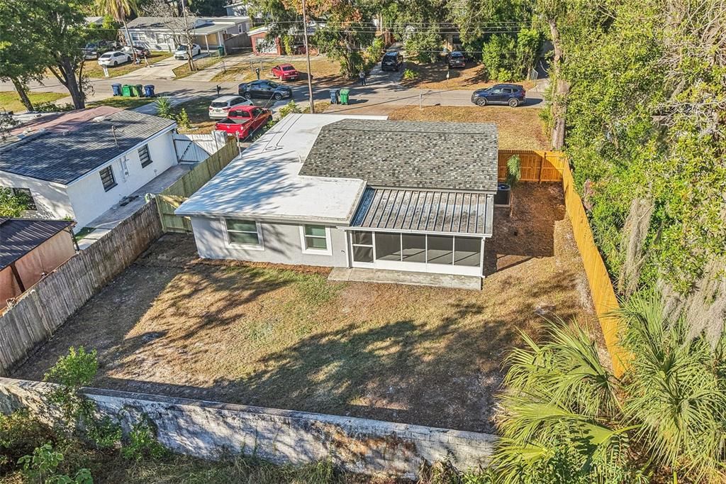 合同活跃: $325,000 (3 贝兹, 2 浴室, 1090 平方英尺)