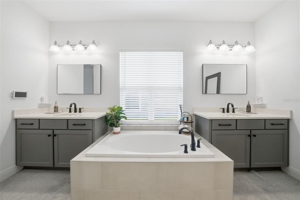 На продажу: $584,900 (4 спален, 3 ванн, 2488 Квадратных фут)