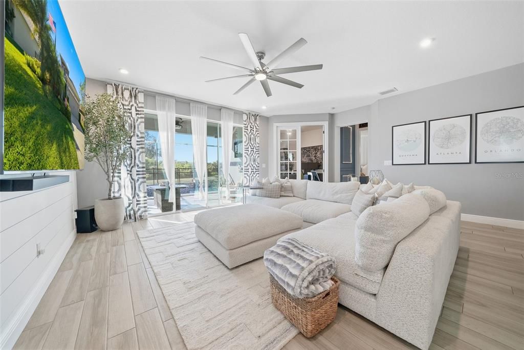 На продажу: $584,900 (4 спален, 3 ванн, 2488 Квадратных фут)